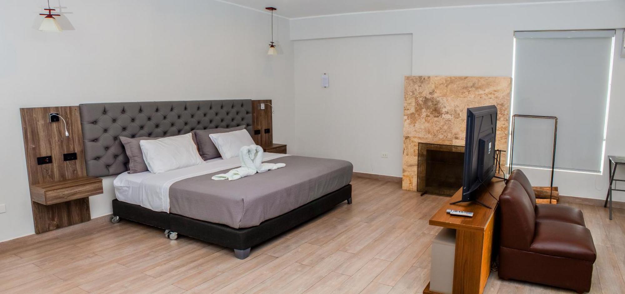 Silver Inn Hotel Серо Азул Екстериор снимка